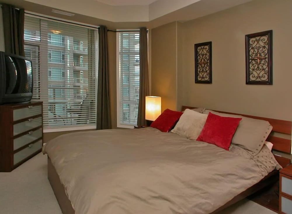 Deluxe Suite, 1 Bedroom, Lake View photo 1