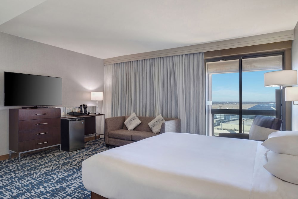 Junior Suite, 1 King Bed - Photo 4