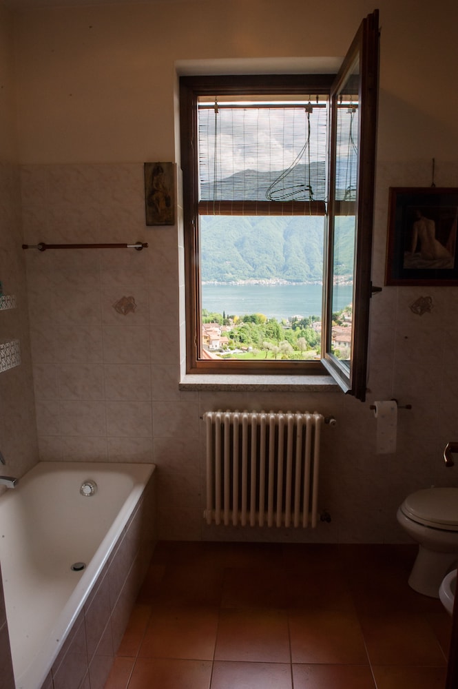 Villa, 3 Bedrooms, Lake View photo 2