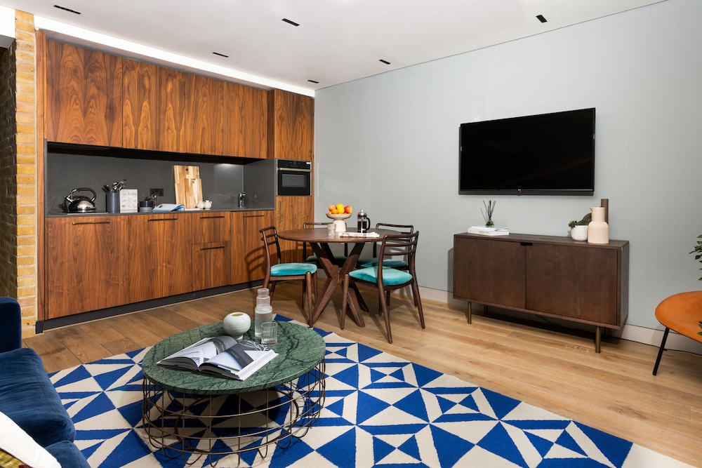 Premium One Bedroom Apartment photo 3