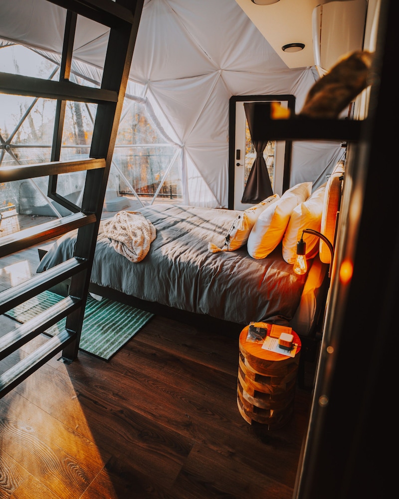 Exclusive Room, 1 Queen Bed, Hot Tub, Mountain View