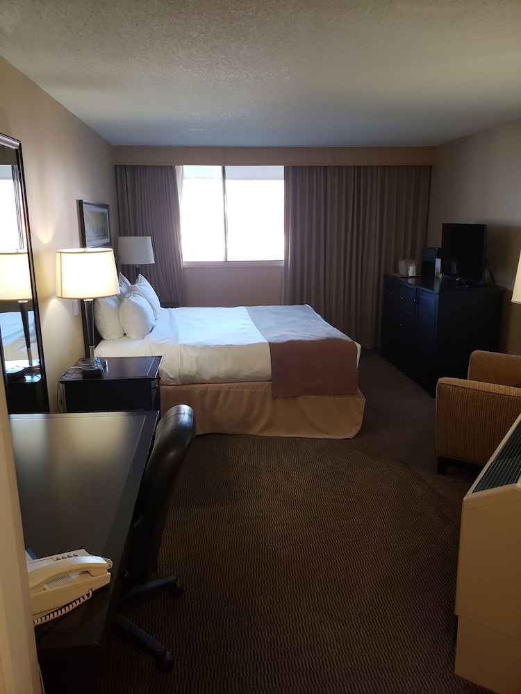Suite, 1 Queen Bed, Non Smoking, Kitchenette (Walk-In Shower) - Photo 2