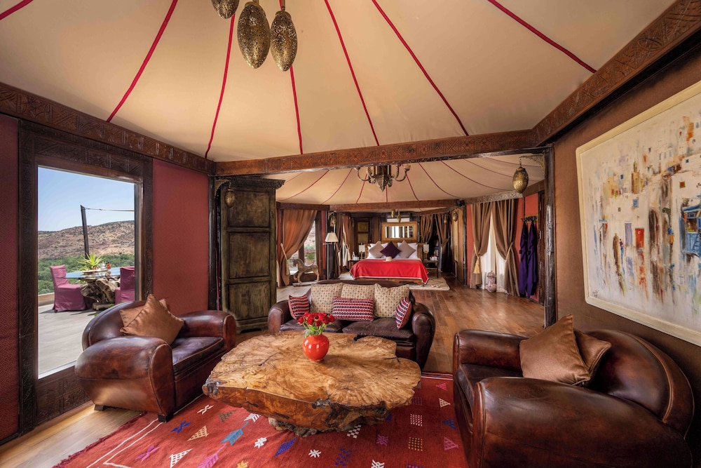 Tent (Asmoun)