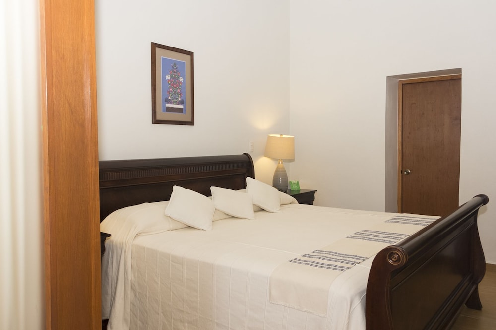 Premier Suite, 1 King Bed photo 2