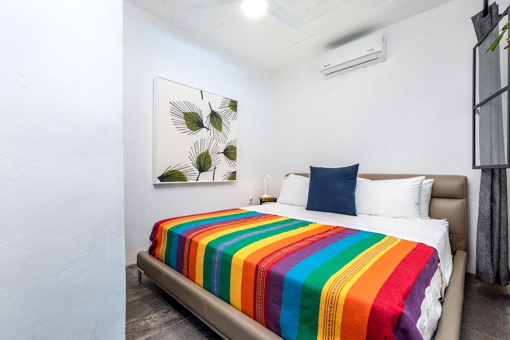 Cuale Condos 1 Bedroom #101 Romantic Zone photo 3