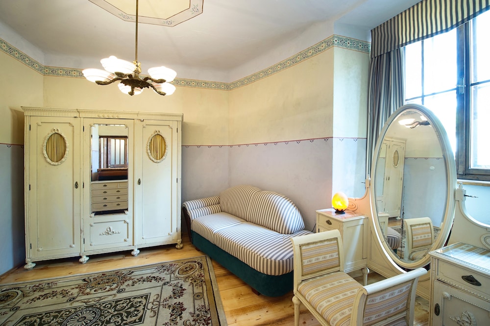 Room (Lida Baarova) photo 2