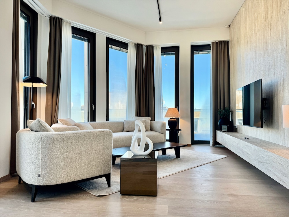 Luxury Apartment, 2 Bedrooms, City View