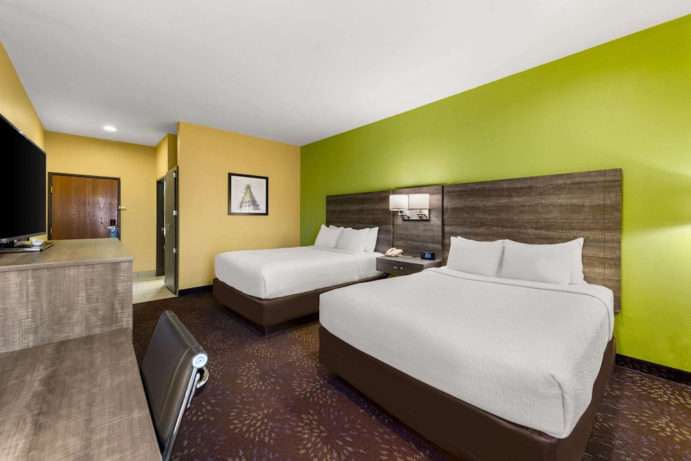 Standard Room, 2 Queen Beds, Non Smoking - Photo 3