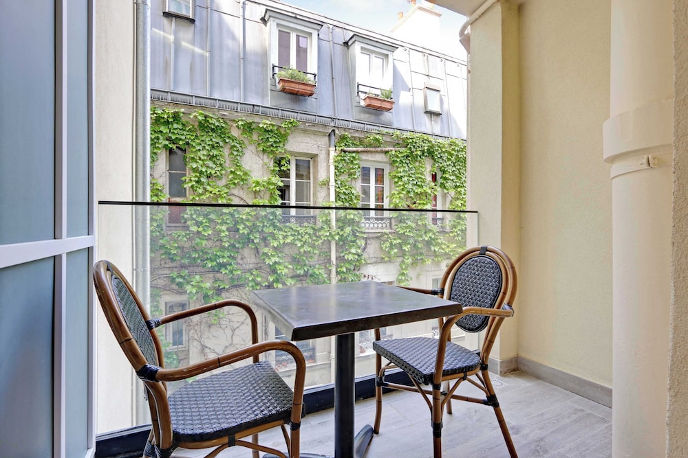 Family Apartment, Balcony (3)