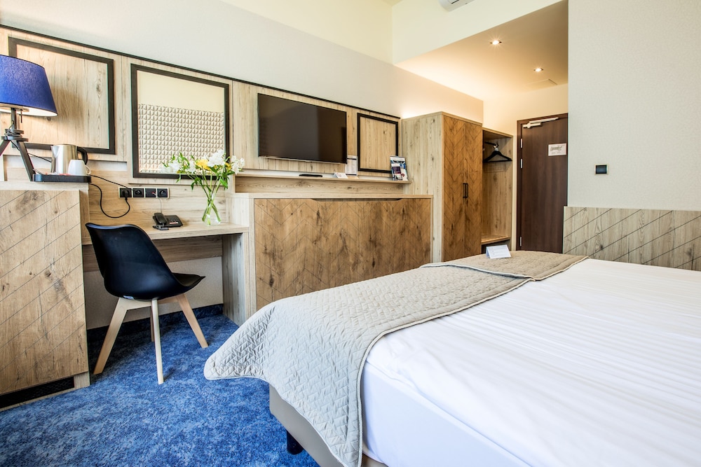 Standard Twin Room - Photo 3