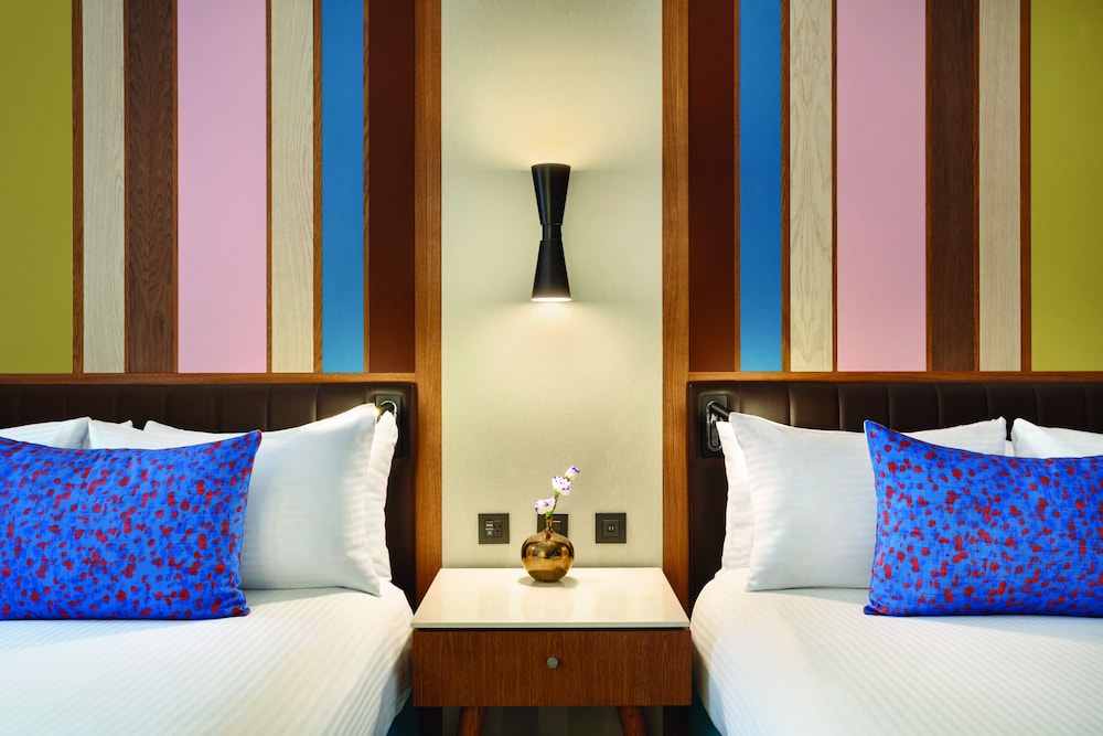 Deluxe Room, 2 Queen Beds, Garden View