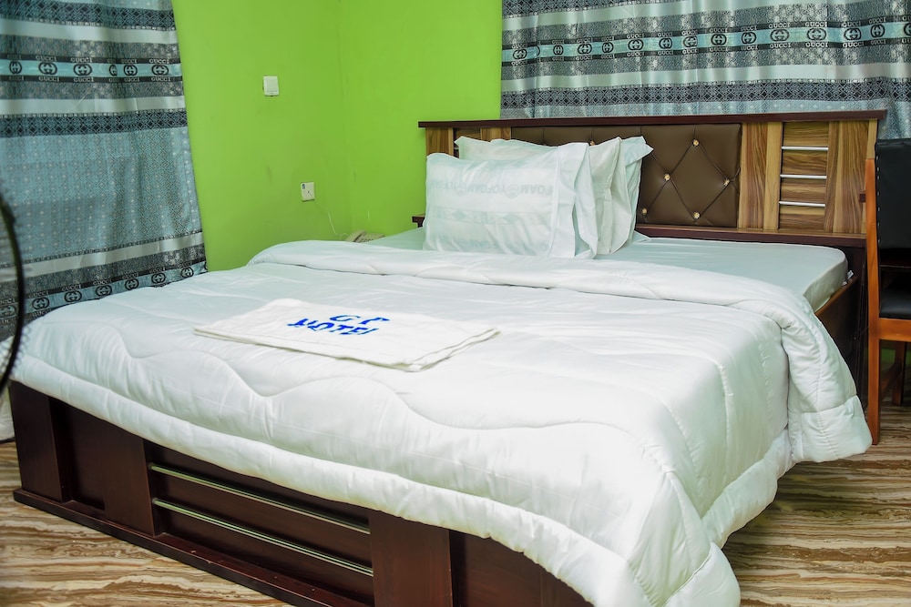 Standard Suite, City View