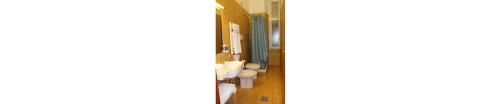 Family Quadruple Room photo 2