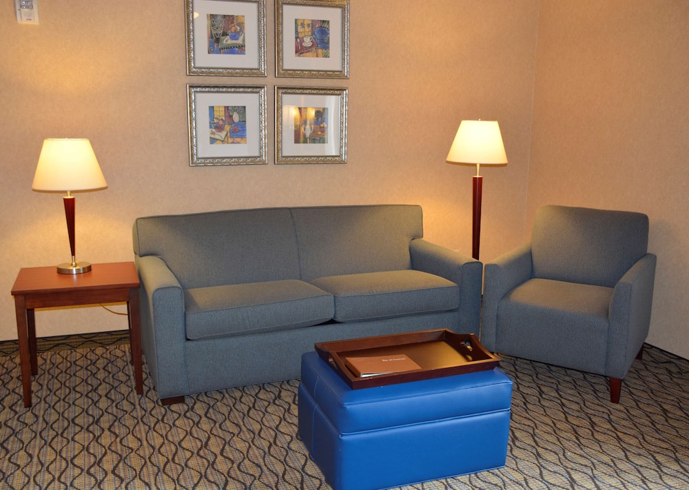 Studio, 1 King Bed with Sofa bed, Accessible (Roll-in Shower) - Photo 3