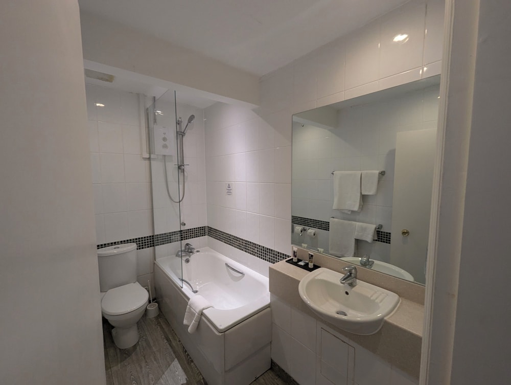 Deluxe Room, 3 Twin Beds photo 2