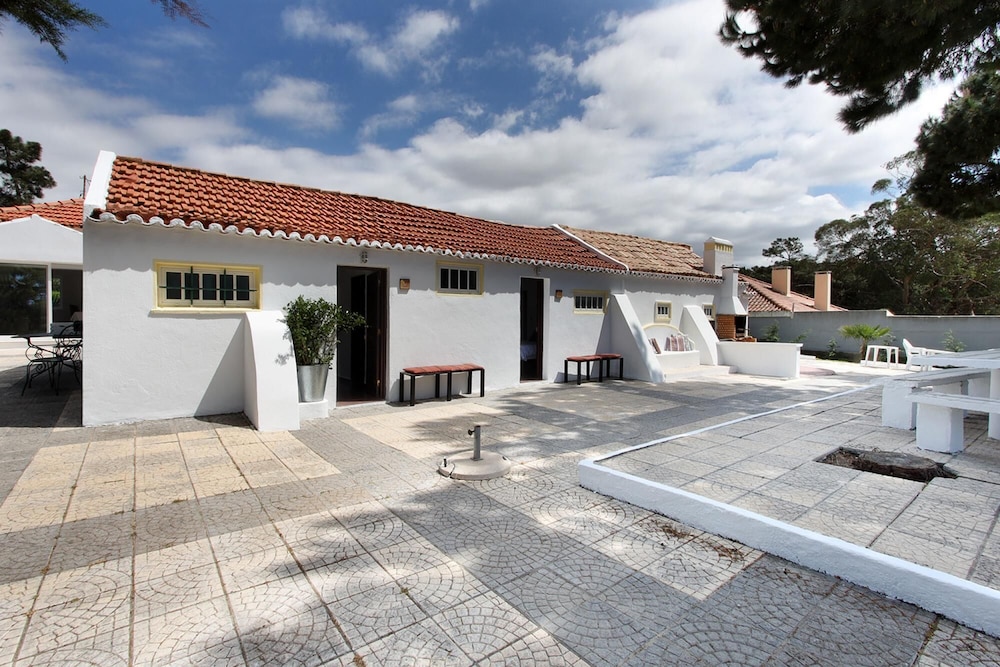 Villa photo 2