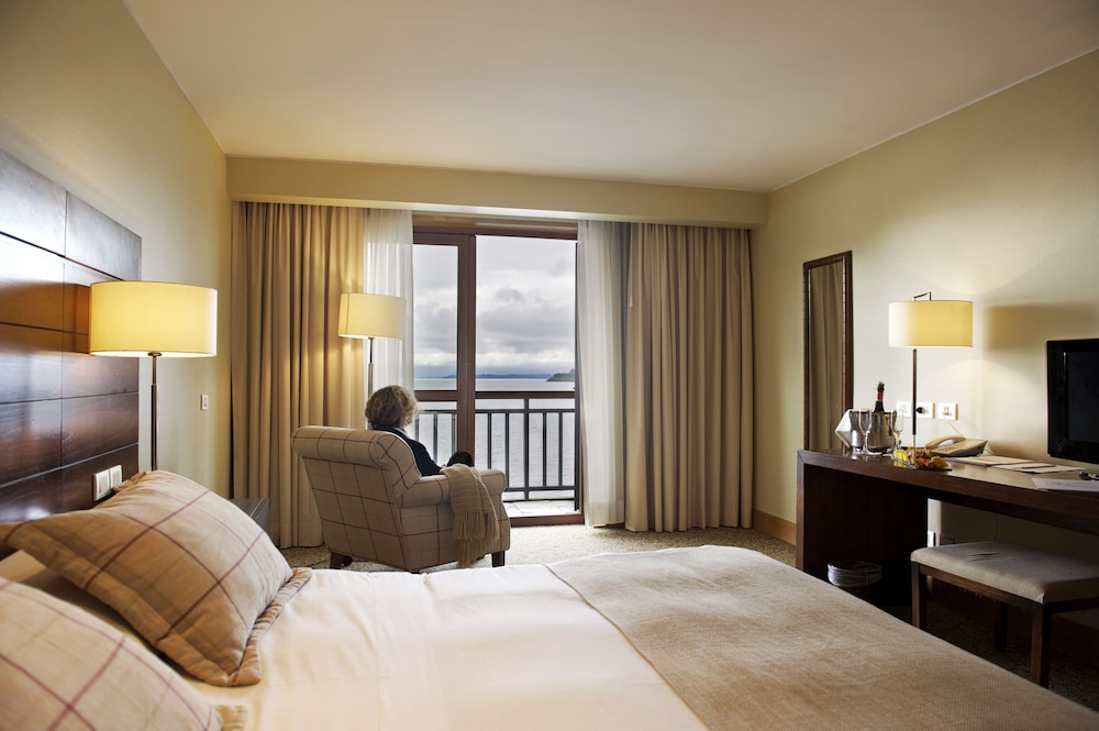 Studio Suite, 1 King Bed, Non Smoking (Volcano View) photo 2
