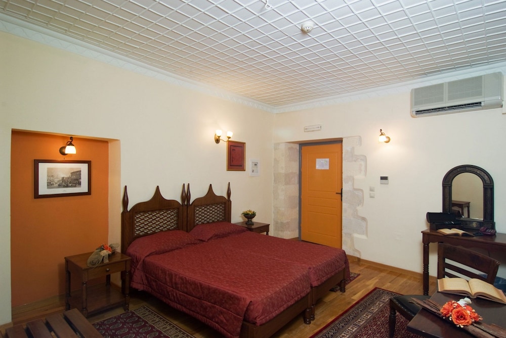 Economy Room