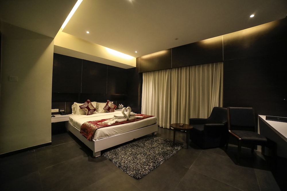 Luxury Suite