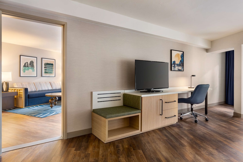 Suite, 2 Queen Beds, Accessible, Bathtub (1 Bedroom with Sofabed) - Photo 3