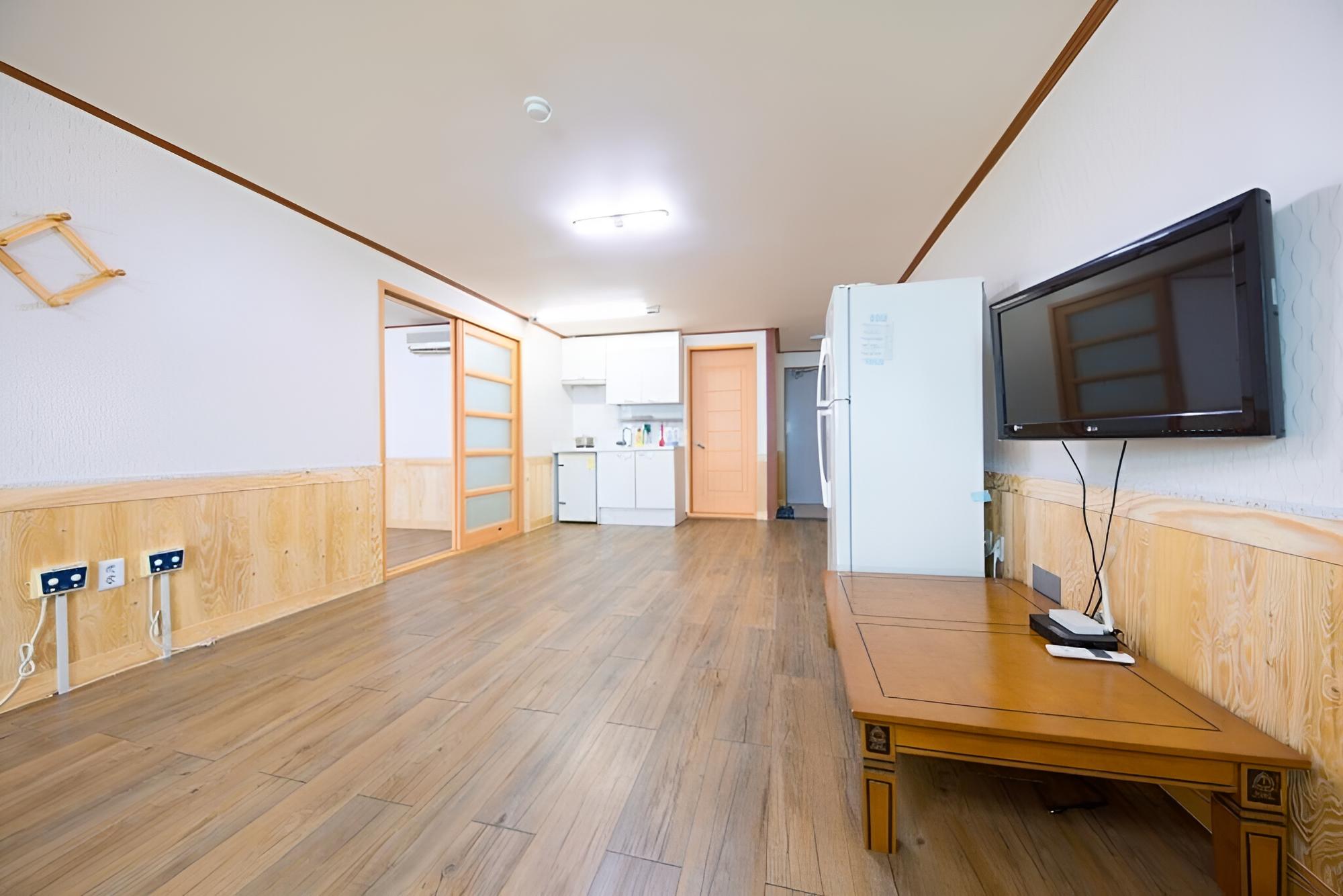 Room (501 (66m two-room)) - Photo 14
