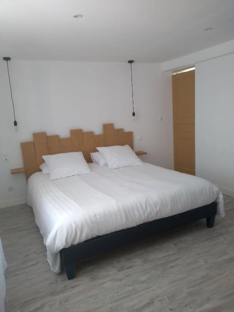 Standard Room - Photo 1