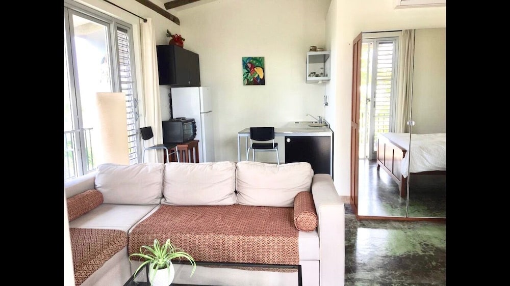 RM4 - Jr. Suite Bay View