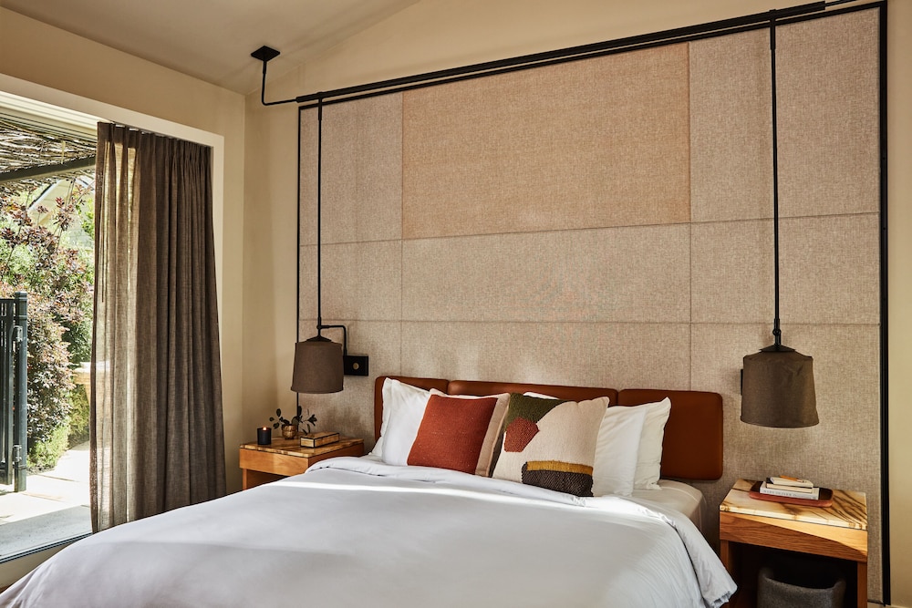 Suite (Silverado) - Photo 1