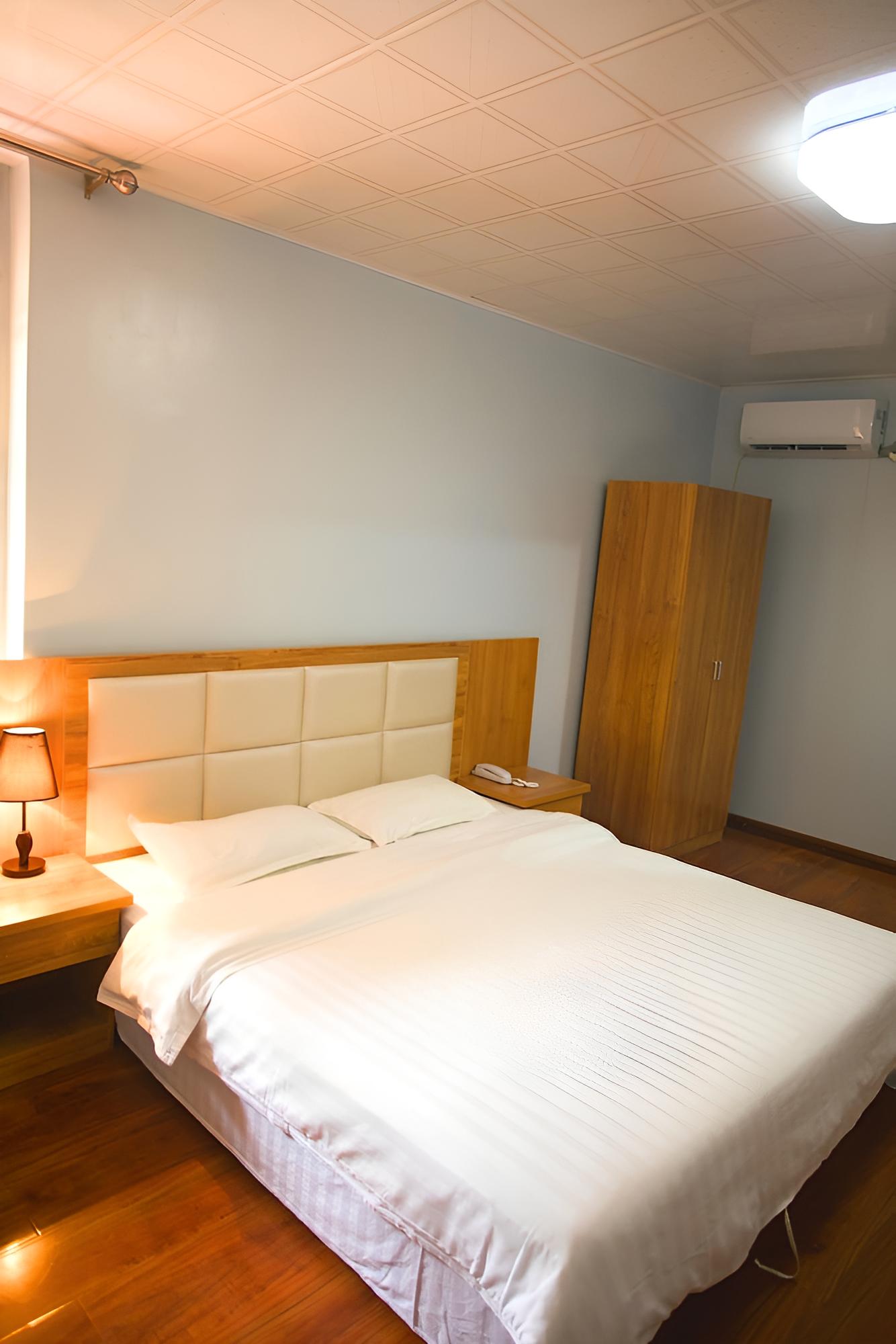 Single Room, 1 King Bed photo 3