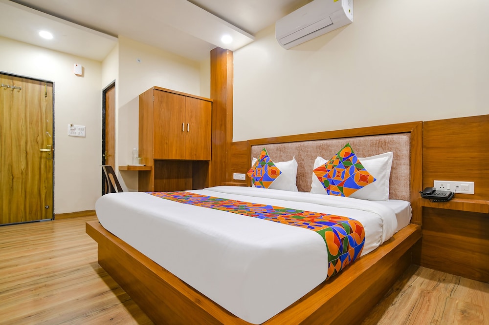 Deluxe Room - Photo 1