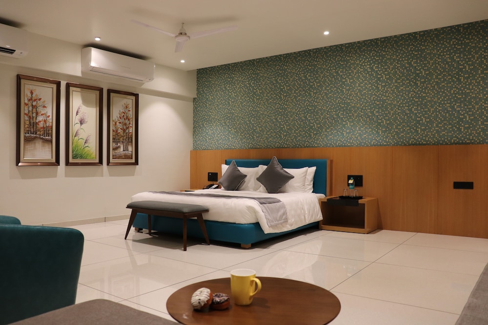 Warli'S Club photo 1