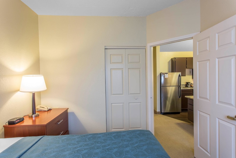 Suite, Multiple Beds, Accessible, Non Smoking - Photo 8