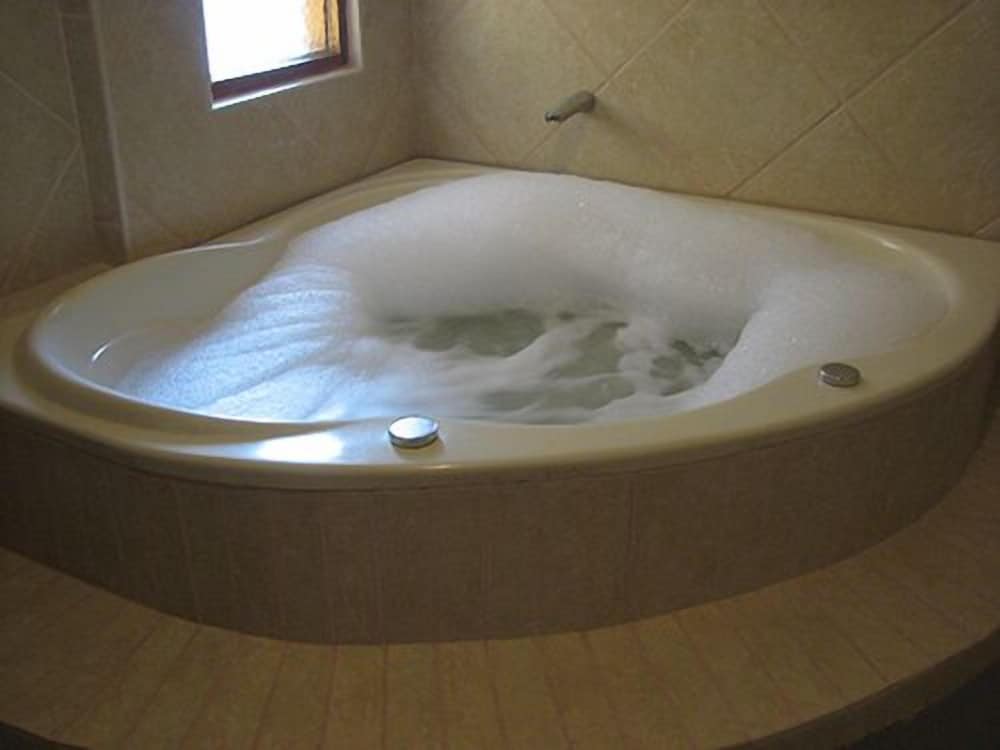 Junior Suite, Jetted Tub photo 3