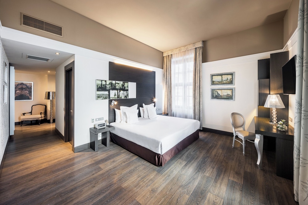 Deluxe Double Or Twin Room - Photo 5