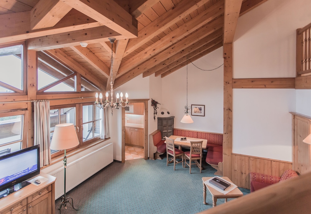 Traditional Apartment, Kitchen, Mountain View (Alpenrose Deluxe)