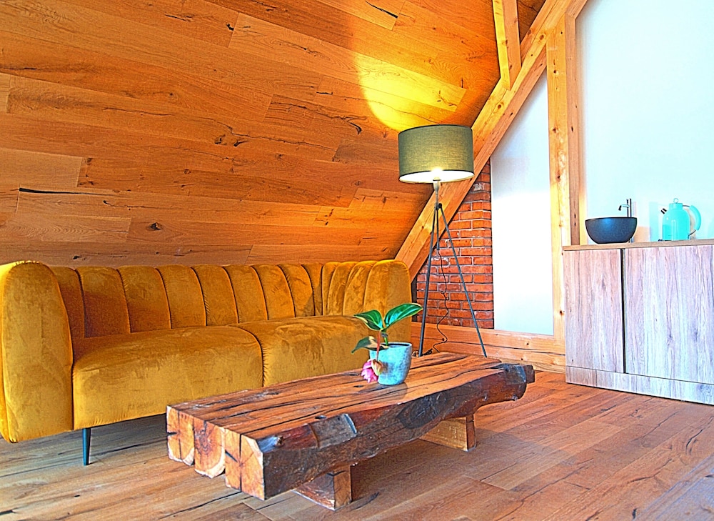 Deluxe Studio Suite photo 3
