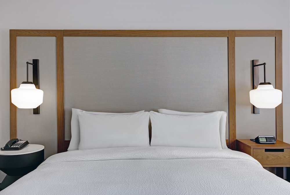 Room, 1 King Bed - Photo 2