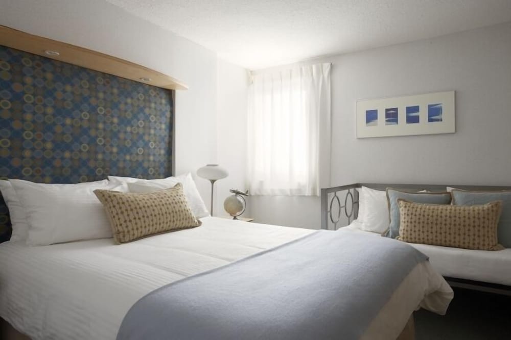 Ocean Front Efficiency 1st Floor