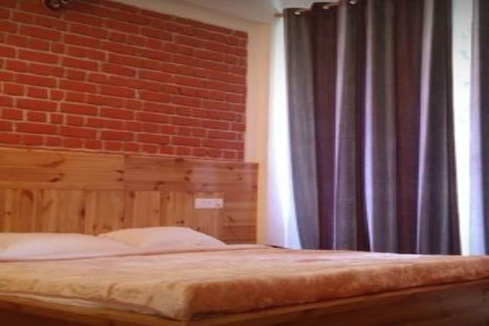 Delight Room - Photo 1