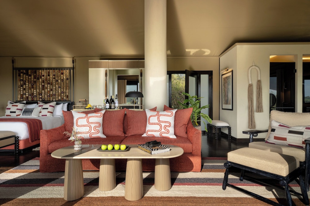 Superior Room, 1 King Bed, Terrace photo 3