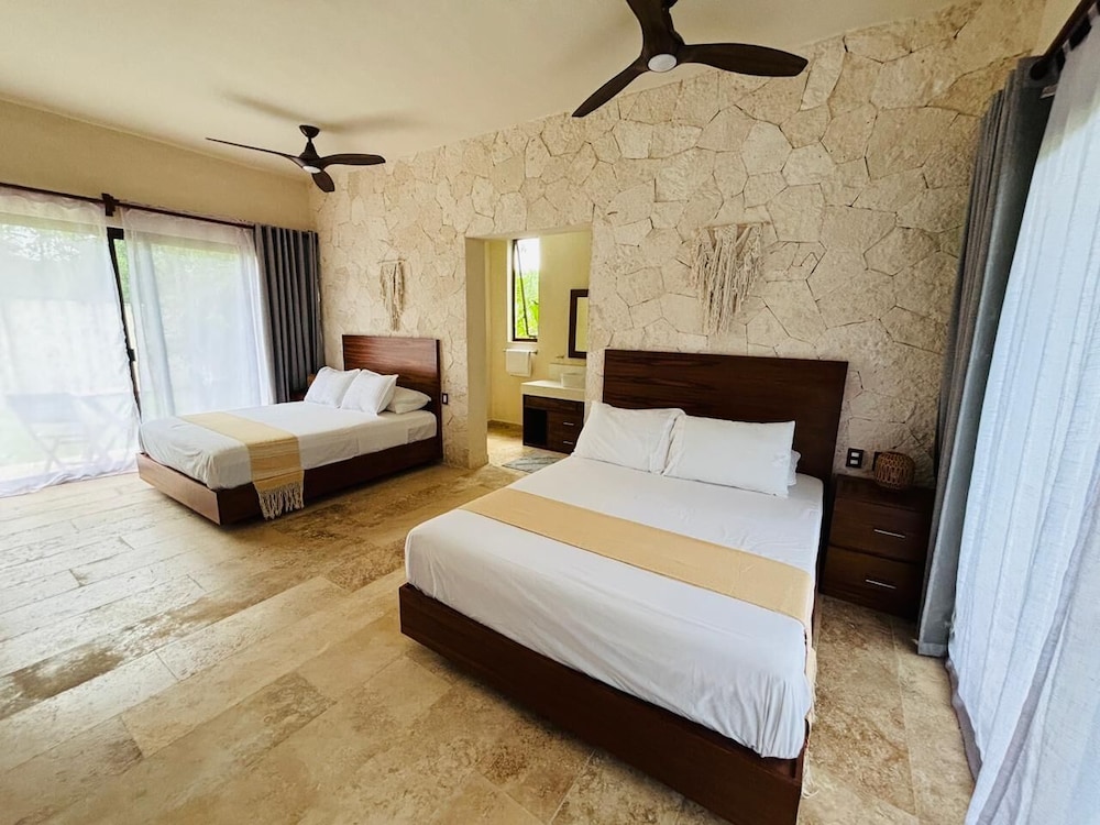 Deluxe Quadruple Room, 1 Bedroom, Garden View
