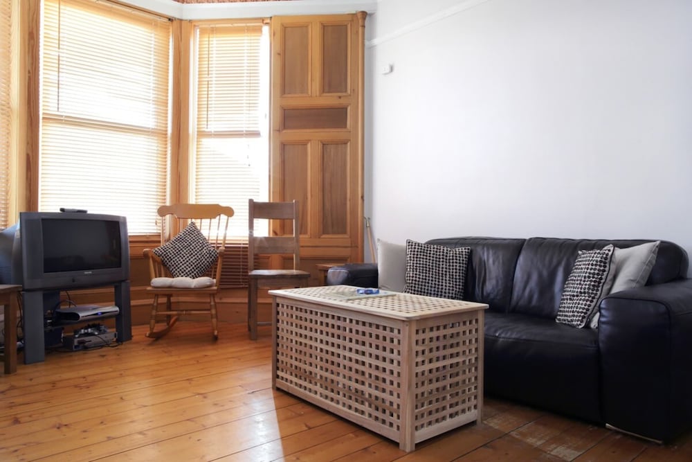 Apartment (2 Bedrooms)