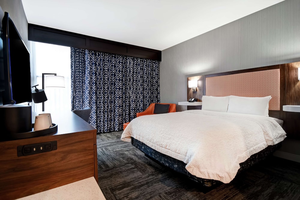 One Queen Bed, Non-Smoking - Photo 5