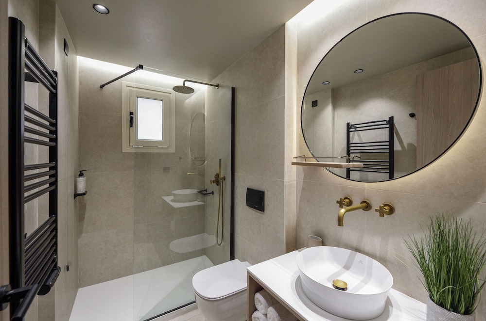 Superior Suite, 1 King Bed photo 3