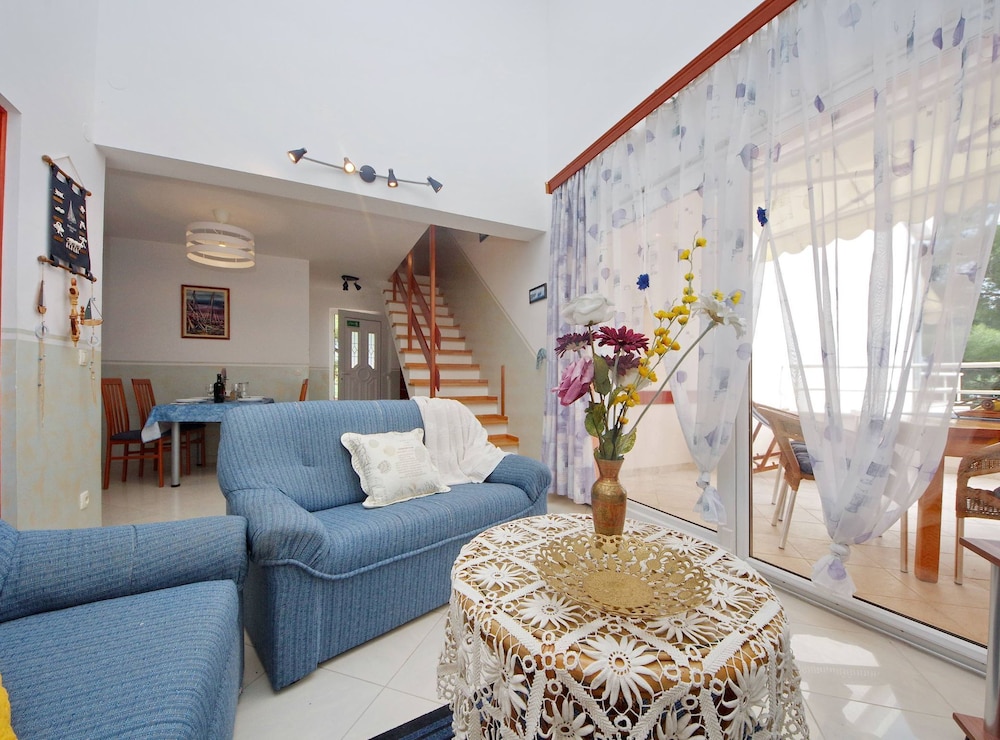 Apartment (Duplex Two Bedroom Apartment with Bal)