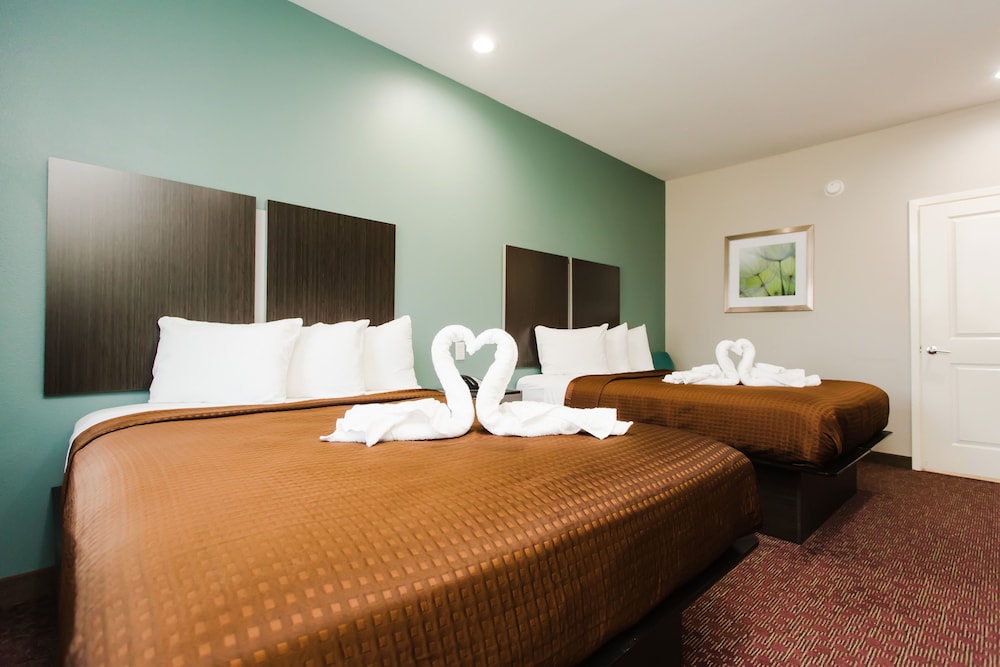 Standard Double Room, 2 Queen Beds, Smoking photo 3