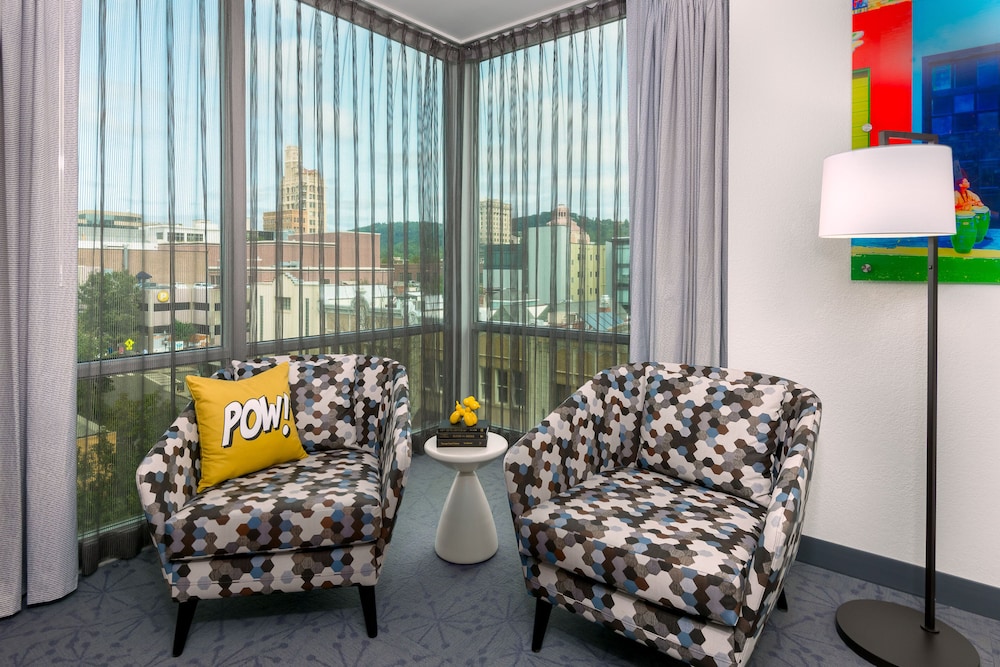 aloft, Suite, 1 King Bed, City View - Photo 2
