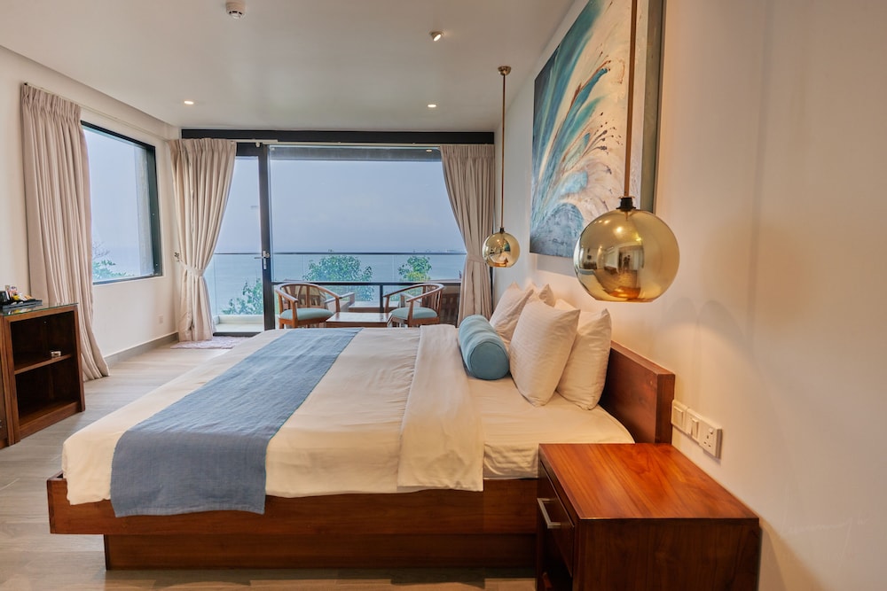 Deluxe Twin Room, Non Smoking, Partial Ocean View - Photo 7