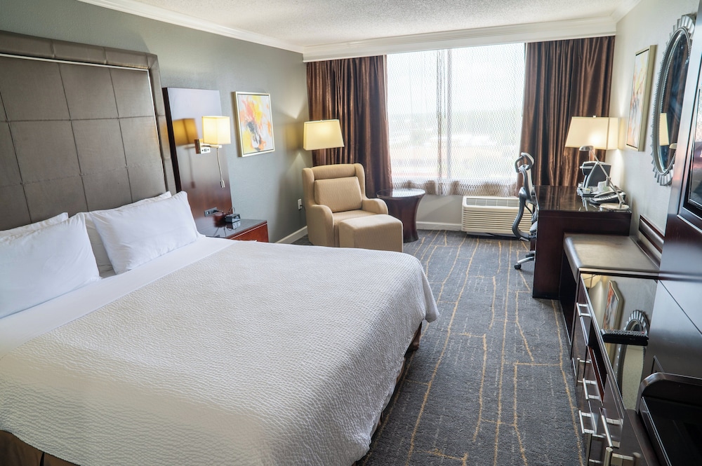 Standard Room, 1 King Bed, Accessible (Comm, Mobil, Access Tub)