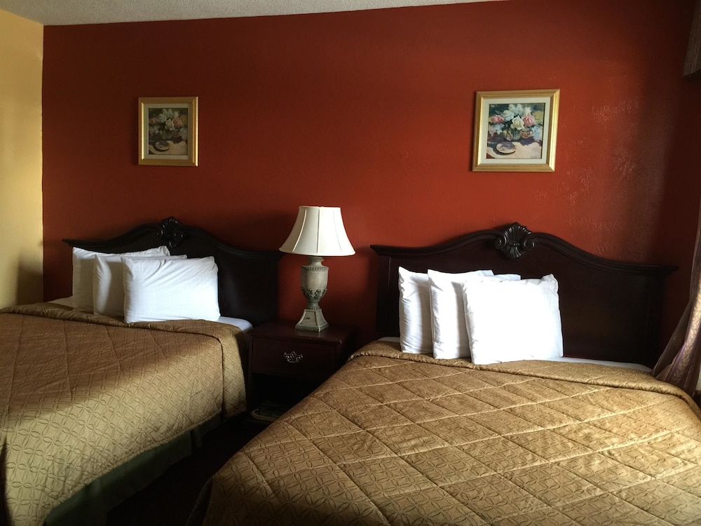Standard Room, 2 Queen Beds, Non Smoking photo 1